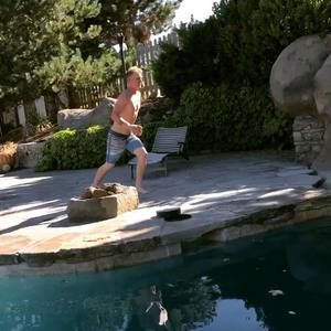 Meet your Posher, Logan